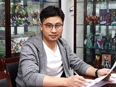 極藝客服部經理-夏良