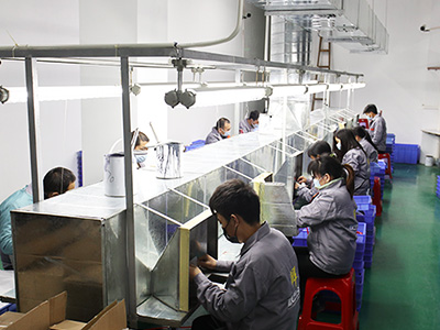 極藝噴油部車間環境