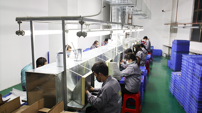 極藝噴油部車間環境